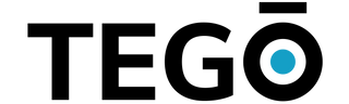TEGO bluelight briller logo i sort tekst med blå favicon og klar baggrund.